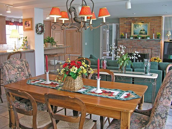 kitch /family room dining