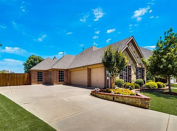 3rd image of 330 Deaton Dr
