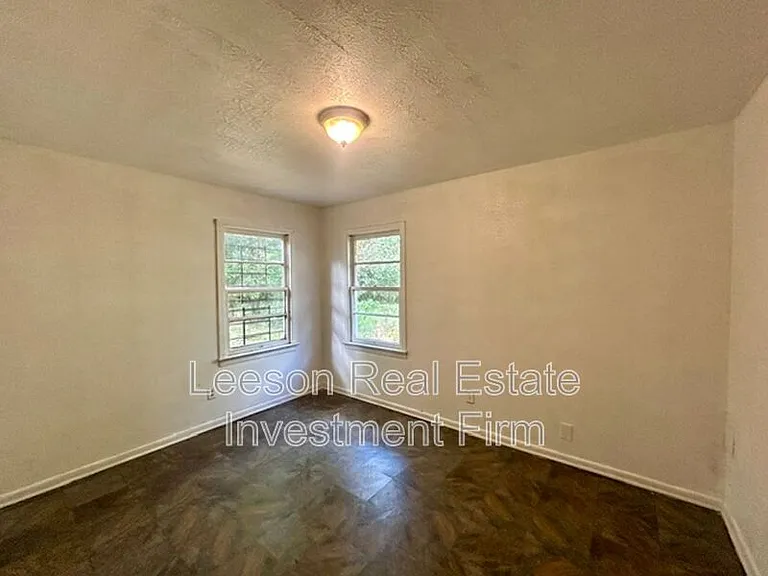 307 W 71st St — Photo 12