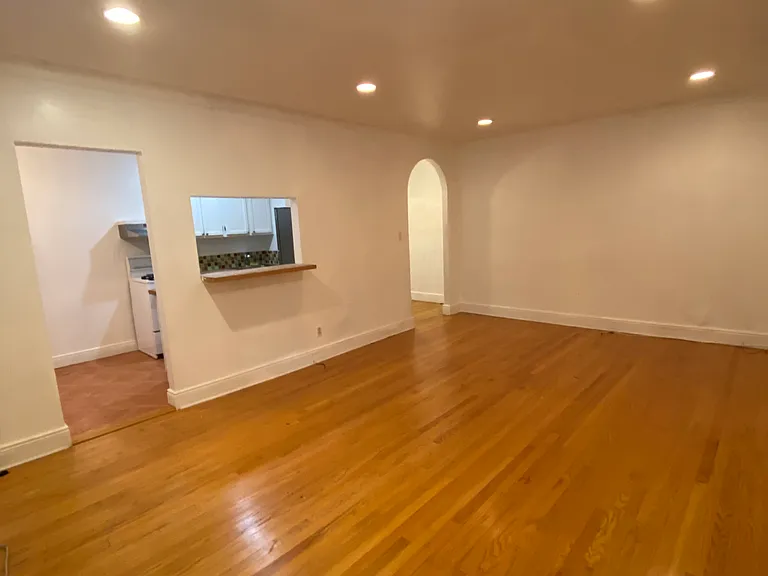 1 Broad Pkwy #6J — Photo 6