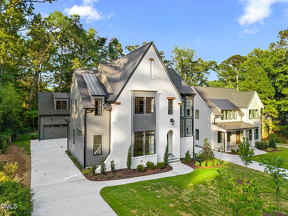 3rd image of 6 Chantilly Pl