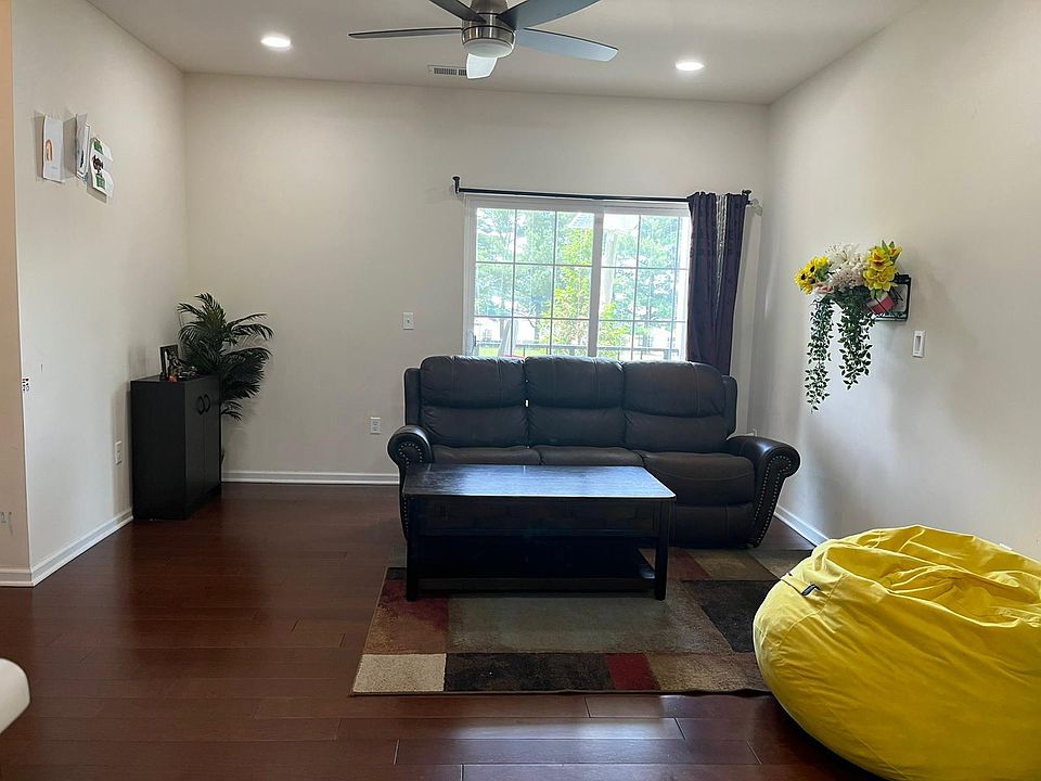 2nd image of 814 Strassle Way