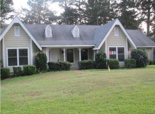 415 Cambridge Ln, Jackson, MS 39212