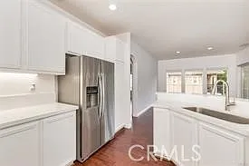 2 bed, 1371 sqft, $3,900 — Photo 3