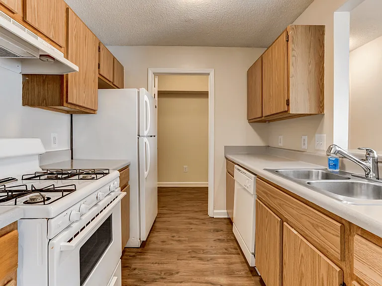 Forest Glen Apartments — Photo 13