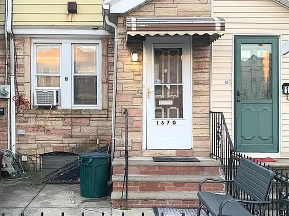 1670 73rd St, Brooklyn, NY 11204