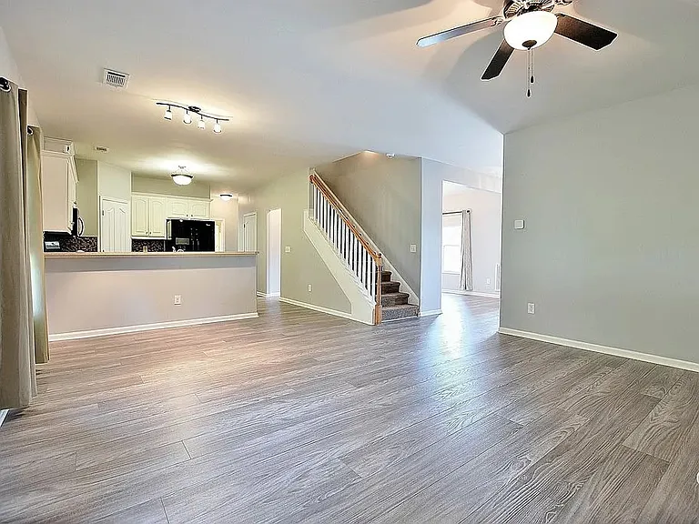 4512 Village Ct — Photo 9