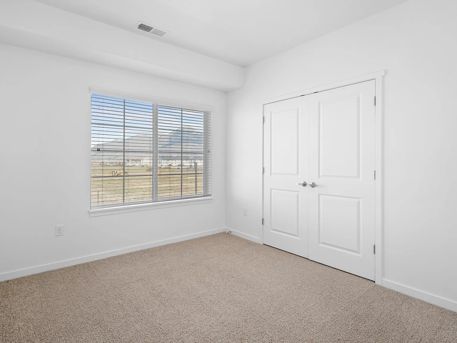 Outlook Apartments — Photo 2