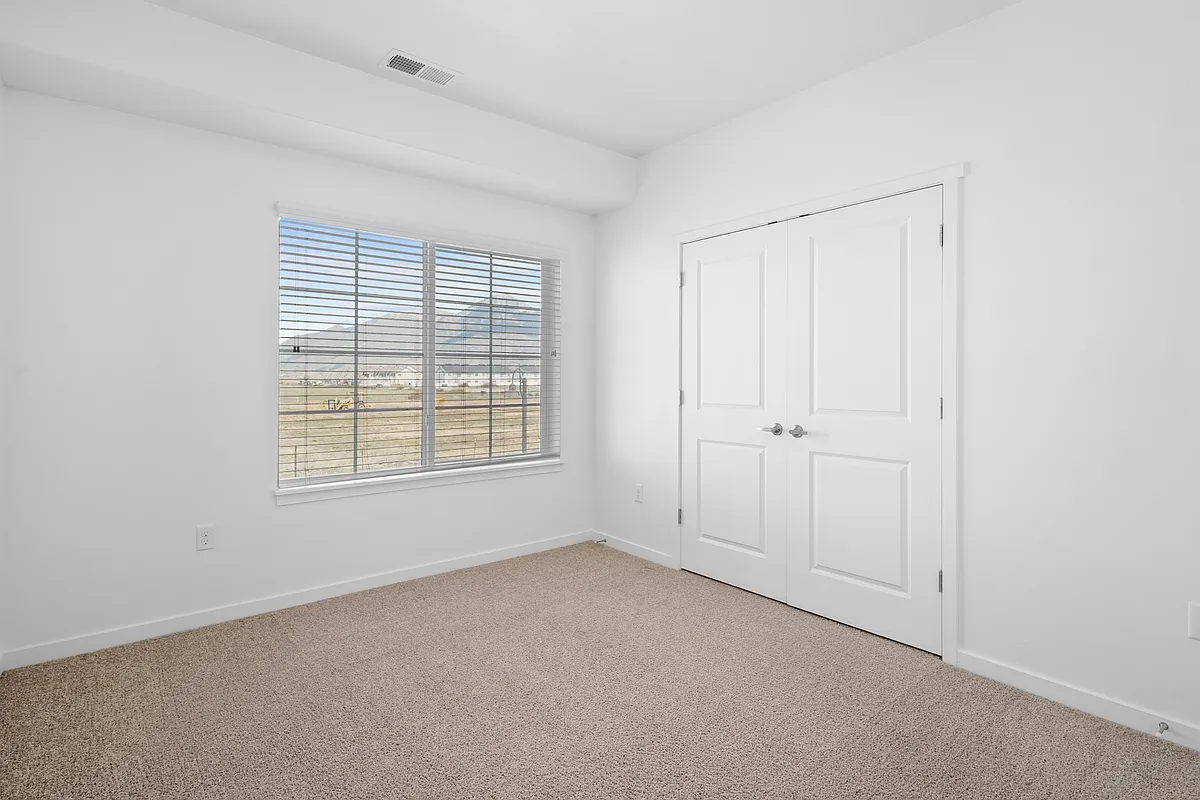 Building Photo - Outlook Apartments
