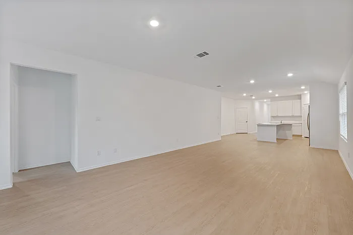 115 Parsons — Photo 4