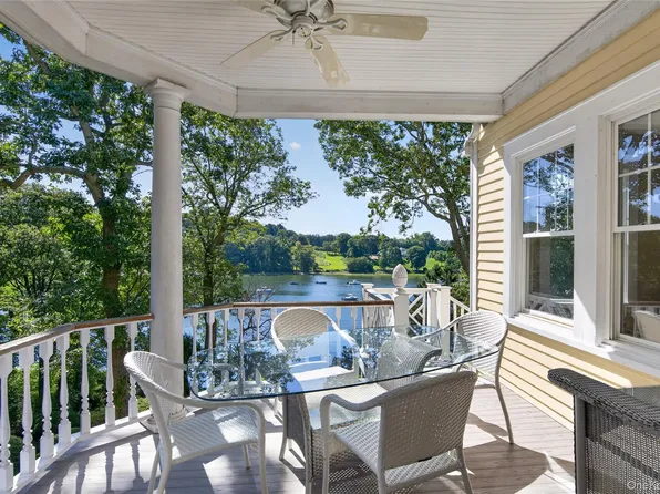 10 Holden Lane, Bayville, NY 11709