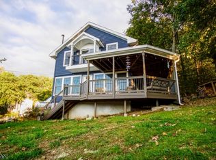 2 San Bar Dr, Lake Hopatcong, NJ 07849