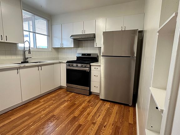 5th image of 858 N Mayfair Ave