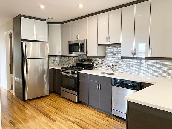2nd image of 431 Bramhall Ave #1