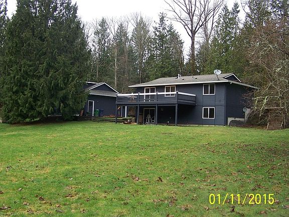back-huge level back yard
