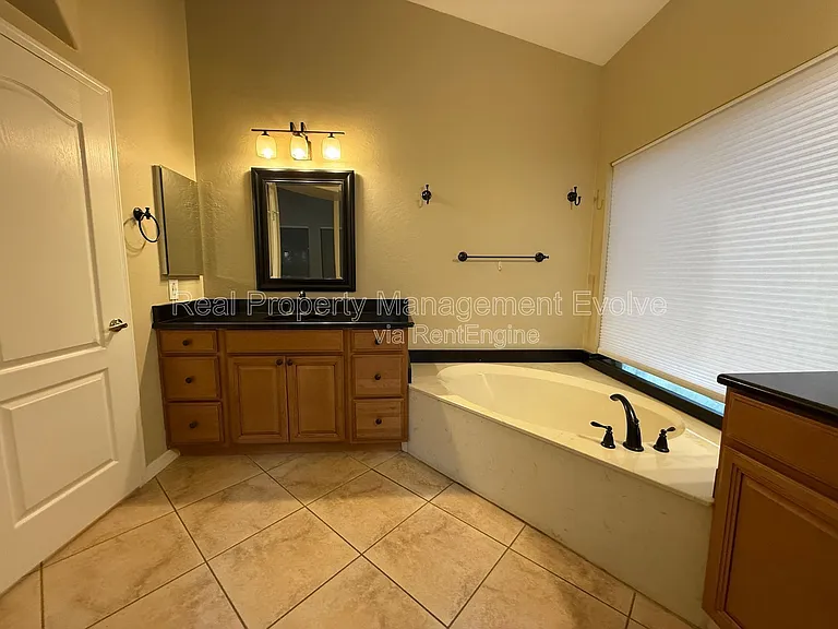 3646 N Katmai — Photo 21