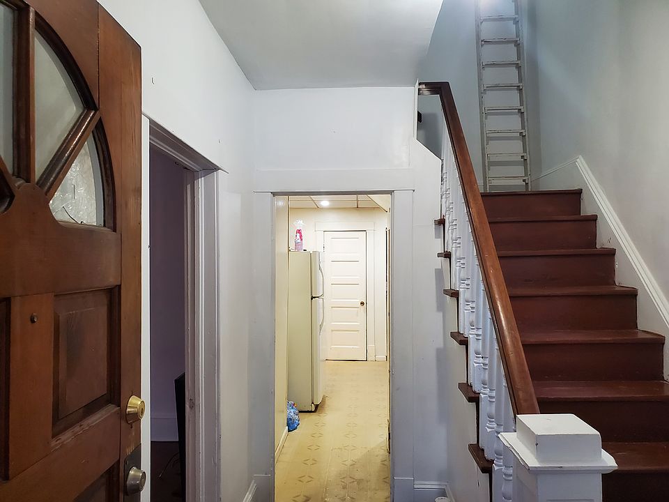 1st image of 21 Poplar St