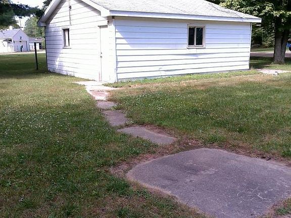 3rd image of 4110 Bayview Dr