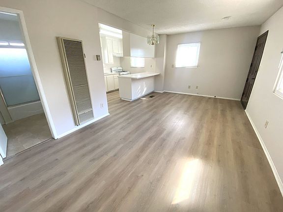 4th image of 508 W Imperial Ave #11