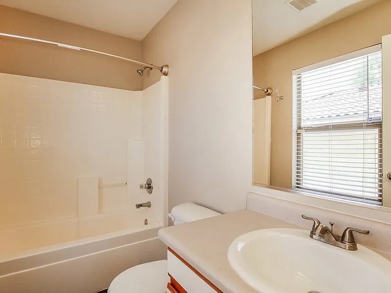 2299 E Peach Tree Dr — Photo 10