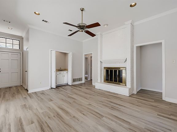4th image of 1021 Rio Grande Dr