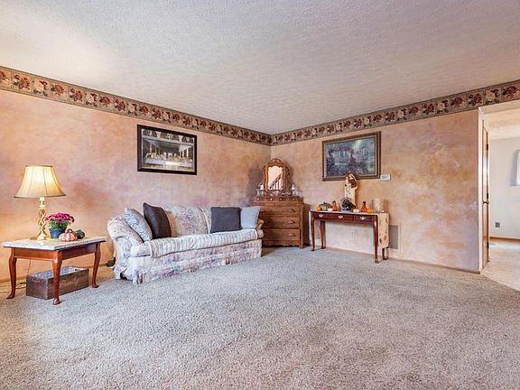 4th image of 3576 Lake Albert Way