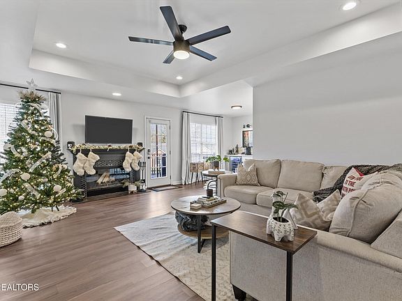2nd image of 2335 Sunnywood Ln