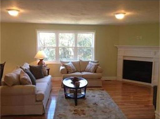 4th image of 62 Glenside Dr