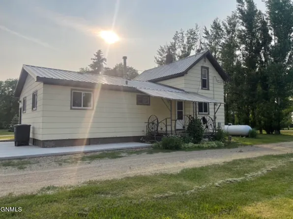 218 1st St, Cleveland, ND 58424