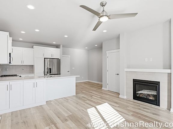 3rd image of 4172 SE Century Blvd