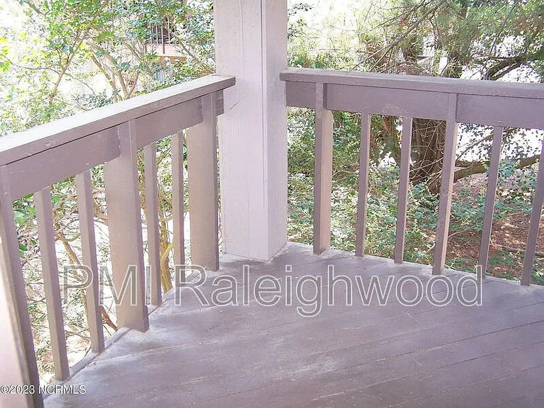 220 Foxkroft Dr — Photo 21