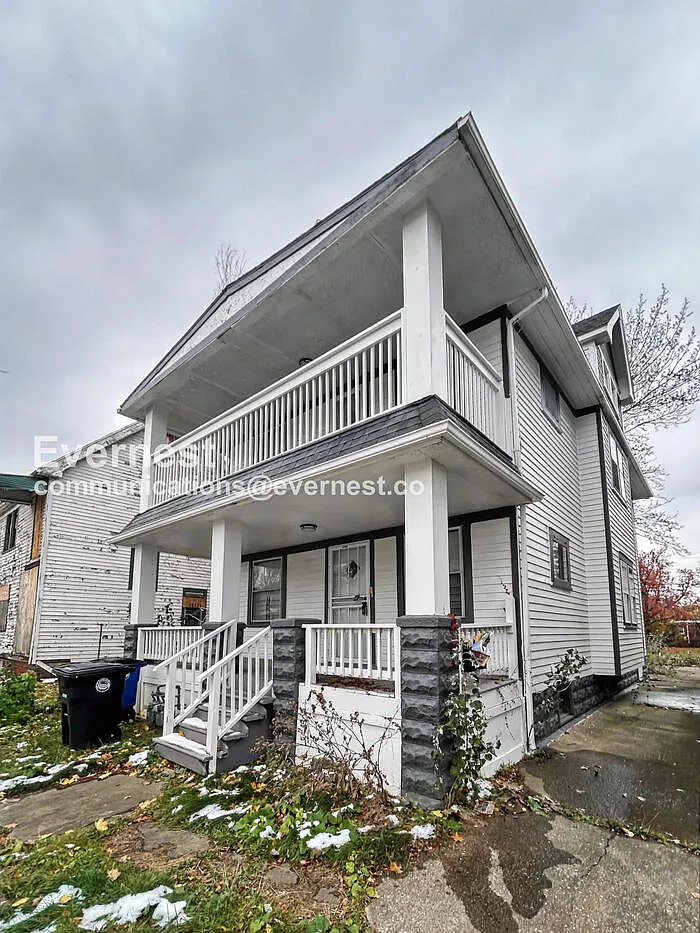 Building Photo - 2932 E 118th St #2