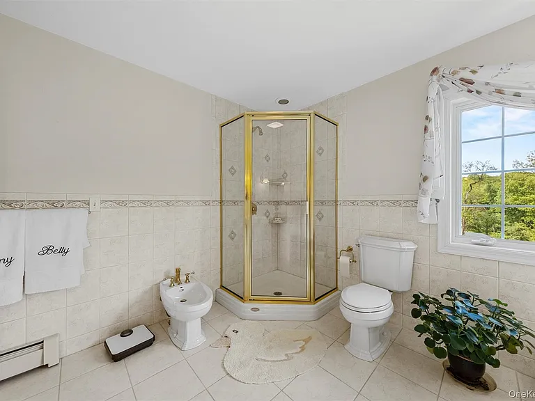 20 Goshen Rd — Photo 28