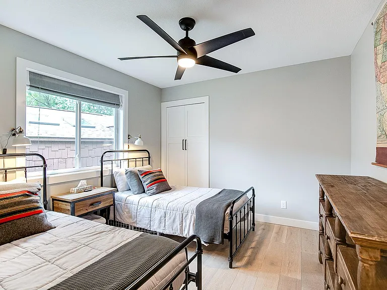105 Waseca Ave — Photo 9