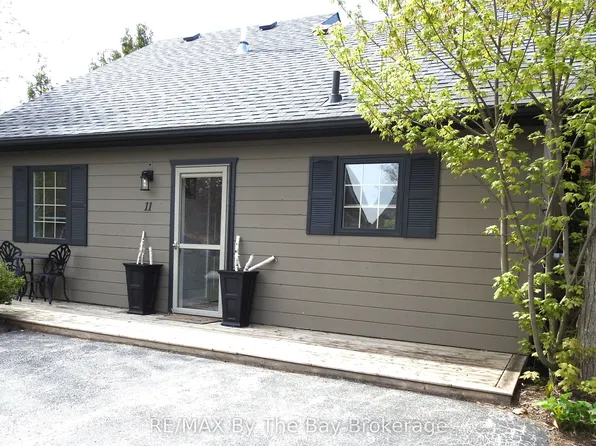 11 Cabin Cres, Wasaga Beach, ON L9Z 1X7