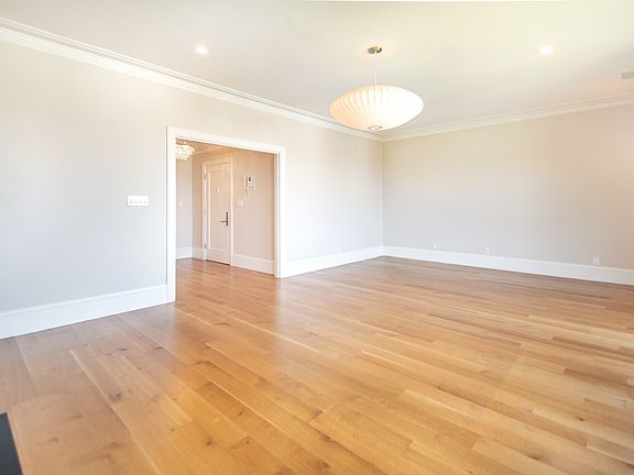 5th image of 2740 Union St APT 3