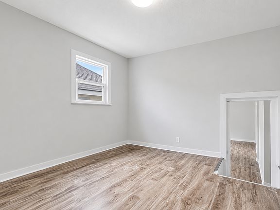 2nd image of 235 Hamilton Rd #3