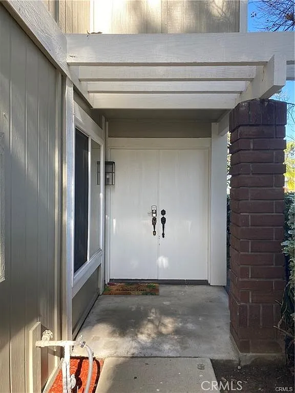 4 bed, 1695 sqft, $3,600 — Photo 2