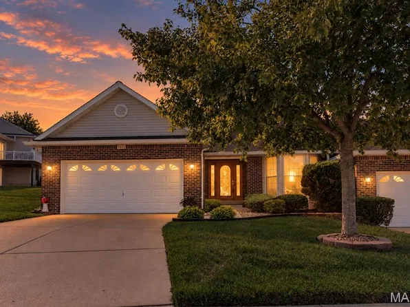 5401 Heather Bluff Ct, Saint Louis, MO 63128