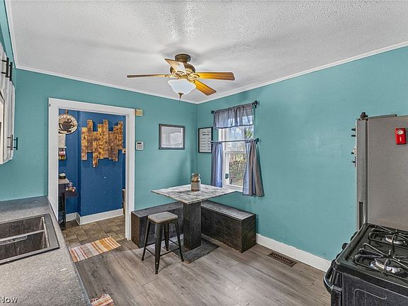 5th image of 127 S Prospect St