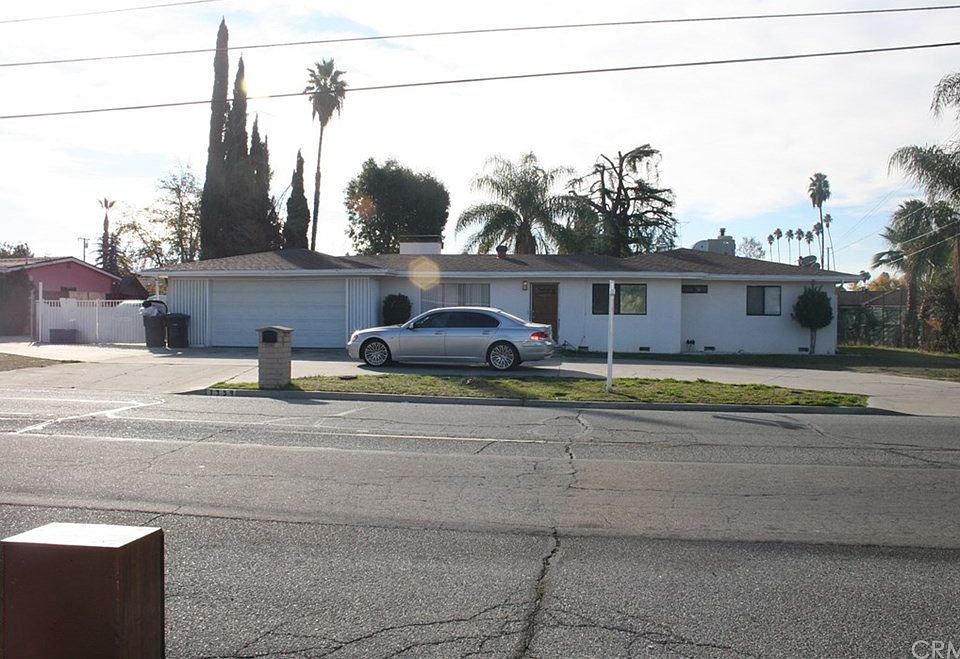 1st image of 1739 E Oakland Ave