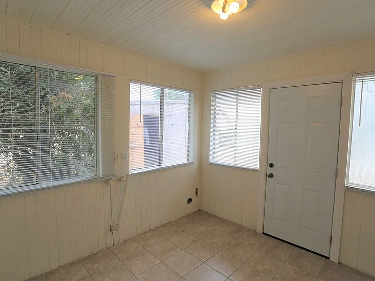 15901 W Stephens St — Photo 11