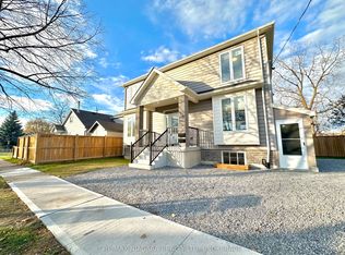39 Grove Ave, Saint Catharines, ON L2P 1C5