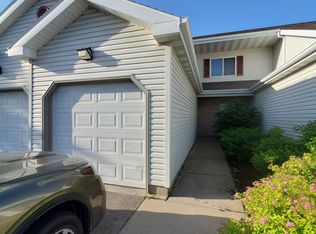 961 Rockefeller Ln, Madison, WI 53704