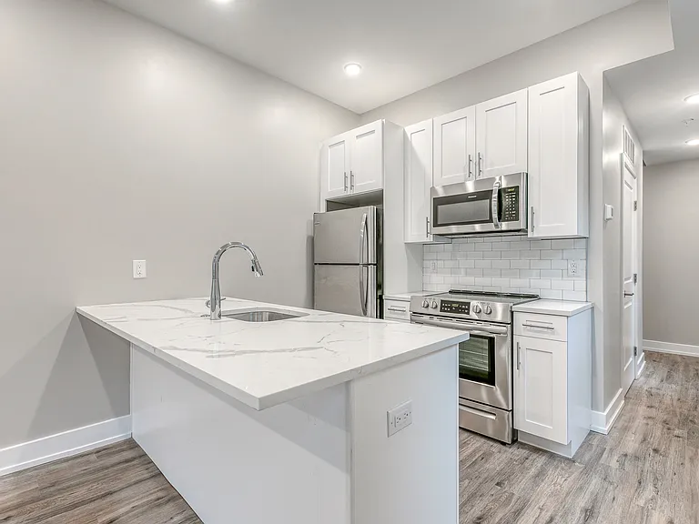 2347 N College Ave #3 — Photo 6