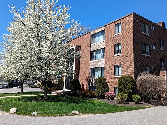 5th image of 191 W Wyoming Ave #15
