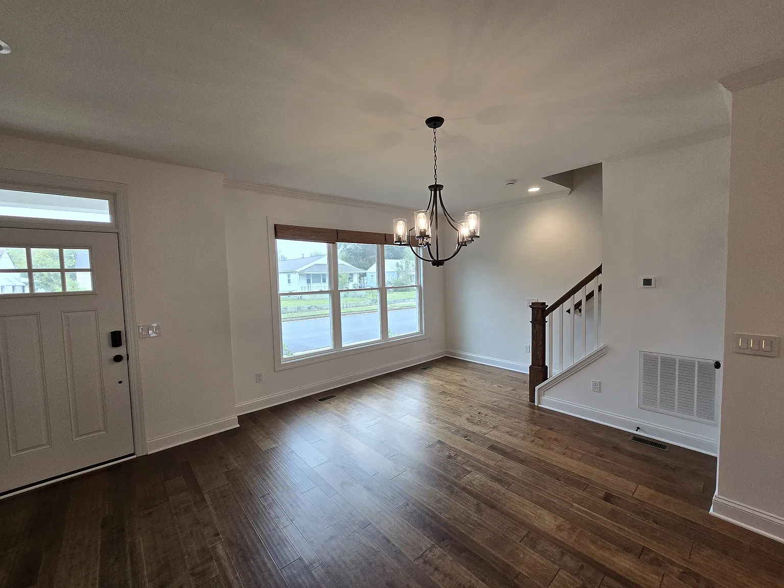3 bed, 2.5 bath, 1868 sqft, $2,800 — Photo 2