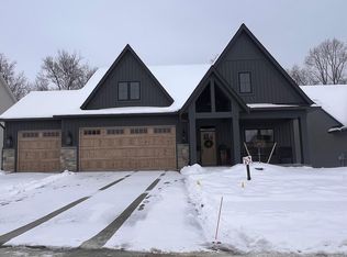 3367 Ravinewood Ct #12, Jenison, MI 49428