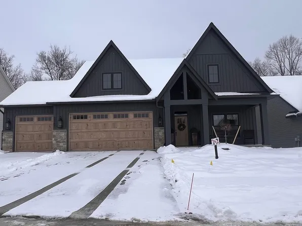 3367 Ravinewood Ct #12, Jenison, MI 49428