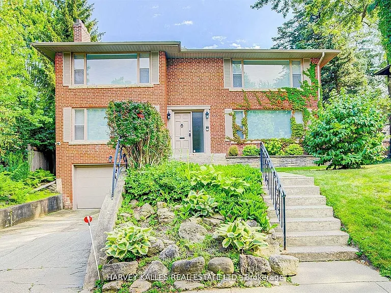 209 Lytton Blvd — Photo 1